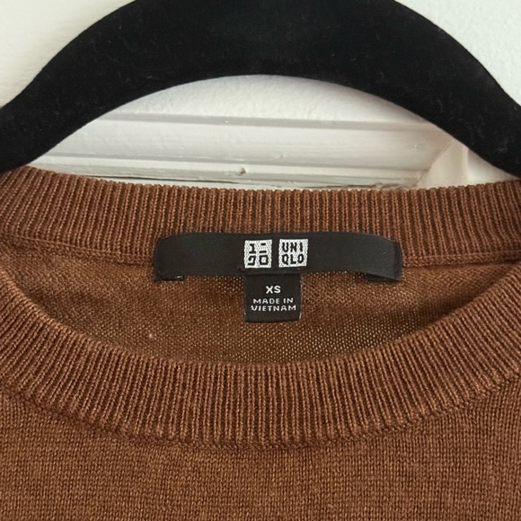 Brown UNIQLO %100 Wool Crew Neck Sweater - Picture 2 of 3